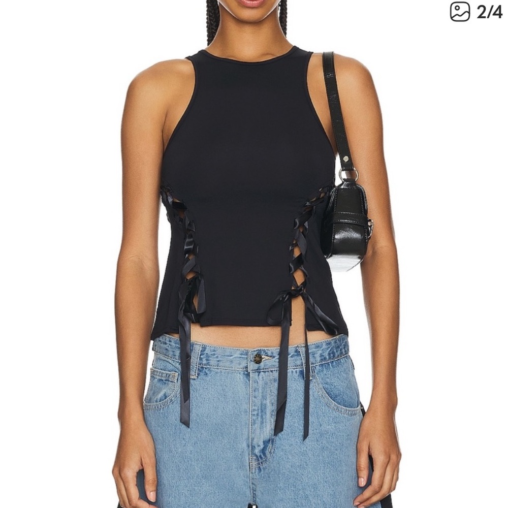 Never worn Lioness black tank